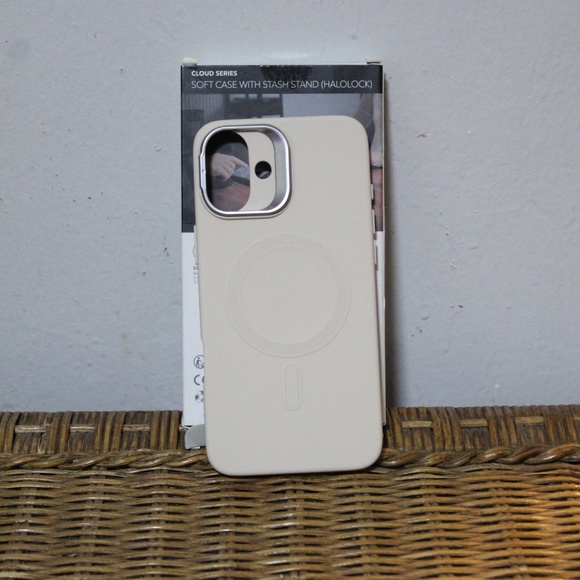 ESR Tough Case with Stash Stand. Cyber Series. MagSafe. iPhone 16 Plus - Picture 1 of 5